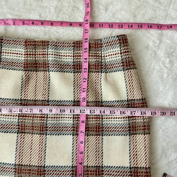 Goodnight Macaroon Plaid Mini Skirt Size Medium - Picture 3 of 4